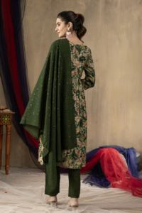 Cultural Opulence Deluxe Straight Kurti Pant Dupatta Set B2B Premium Ethnic Wear Diseñado para minoristas de alta gama - Product Image 6