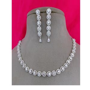 Ensemble de bijoux de luxe Designer déclaration collier en laiton orné de Zircon blanc vert Royal pour les fêtes de mariage de fiançailles - Product Image 1