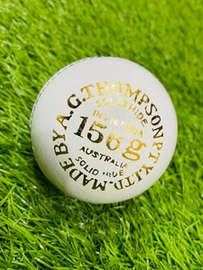 Boule de grillon en alun tanné anglais cousue à la Machine - Product Image 6