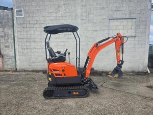 Livraison gratuite HH16 1.6T Mini-excavatrice |   Auvent |   Diesel EPA |   Profondeur de creusement de 2,06 m |   Rayon de fouille de 3,16 m |   Marteau hydraulique prêt à l'emploi - Product Image 4