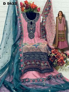 Shalwar Kameez d'hiver sophistiqué de style indien pour adultes Radiance Organza orné de perles avec finition Santoon - Product Image 5