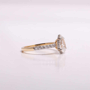 Bague pour femme à sertissage griffes taille poire, avec diamant de laboratoire brillant en forme de fleur de soleil unique, cadeau d'anniversaire - Product Image 2