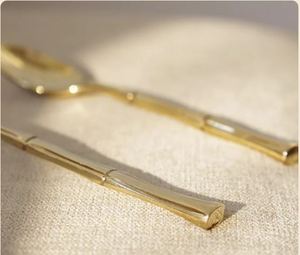 Juego de cena grabado en latón con cubiertos Apple Khomcha incluidos para pequeños aperitivos o comidas saludables - Product Image 5