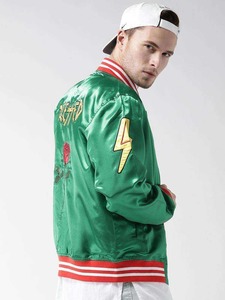 Veste de baseball en satin au meilleur design personnalisé Vêtements d'extérieur Blouson bombardier en satin coloré de superbe qualité pour hommes - Product Image 5