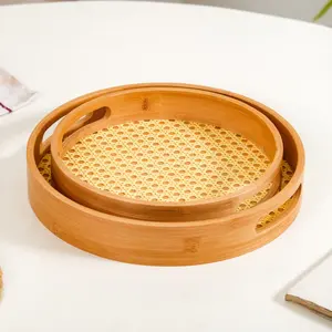 ชุดถาดไม้กลมสานหวาย2ชุดจะแสดงในภาพถาดทำจากไม้สีอ่อนที่มีหวายทอ - Product Image 6