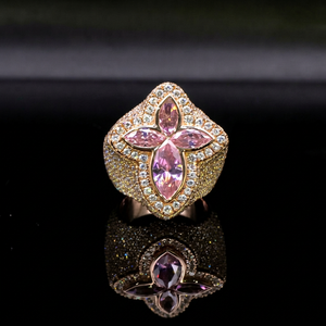Bague de déclaration florale en or rose avec pierre précieuse rose en moissanite de luxe - Product Image 1