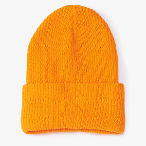 Gorros unisex cálidos y elegantes hechos de acrílico suave, perfectos para ropa de invierno, moda informal o marca promocional - Product Image 1