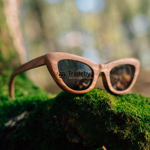 Tradebyd แว่นตาไม้ทำด้วยมือจากวัสดุที่ยั่งยืนสำหรับผู้บริโภคที่ใส่ใจ - Product Image 3