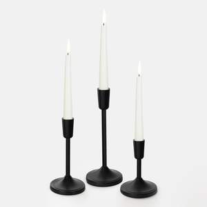 Candelabro de cono escultórico con soporte de vela de husillo negro mate moderno para ocasiones navideñas - Product Image 1