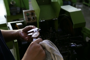 Dubbele Kop Platte Klinknagels 6mm 8mm Aanpasbare Maten Glanzende Afwerking ISO9001 Gecertificeerd voor Lederbewerking Kleding Schoenen - Product Image 3