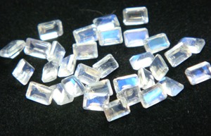 2026 PDM Gems Meilleures ventes Pierres précieuses en vrac de Pierre de lune arc-en-ciel 100% naturelle, formes variées et calibrées, prix usine de gros - Product Image 2