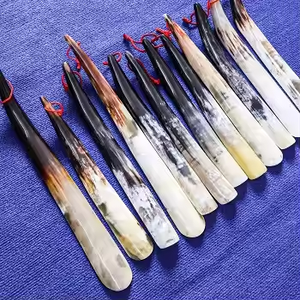 Chausse-pied en corne de buffle écologique, fait à la main pour un confort durable, design moderne par Saniya Handicraft - Product Image 3