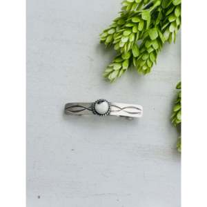 กิ๊บติดผมทำมือจากเขาควายสีขาวและเงินสเตอร์ลิงของแดนนี่ เฮนิโอ - Product Image 1