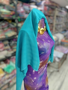 ผ้าคลุมไหล่สีม่วงฟรานซาวี ดีแรค ลายดอกไม้สีเงินและสีเขียวอมฟ้า |   ชุดเดรส Dirac สำหรับงานเลี้ยงสุดหรู - Product Image 2
