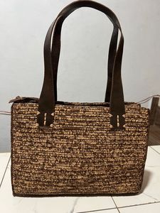 Bolso de Mano ARTIMADA Hecho a Mano con Hilo Multicolor, Crochet de Rafia, Asas Largas, Decoración de Borlas y Pompones, Cierre de Cremallera MG - Product Image 6