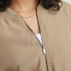 Chaqueta Bomber acolchada con cremallera para mujer de alta calidad, longitud larga, transpirable y elegante, suministro al por mayor - Product Image 6