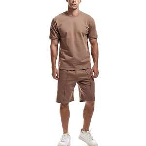 Conjunto de ropa deportiva fina de secado rápido de verano para hombre con top de manga corta y pantalones cortos deportivos - Product Image 2