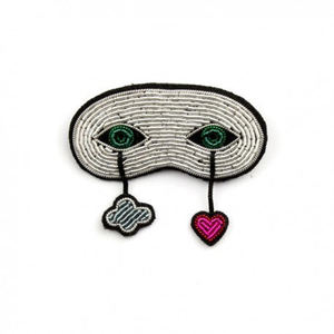 Broche de masque en or personnalisée brodée à la main badges en soie indienne épingles de broderie créatives broche à motif de conception simple de Chine - Product Image 1