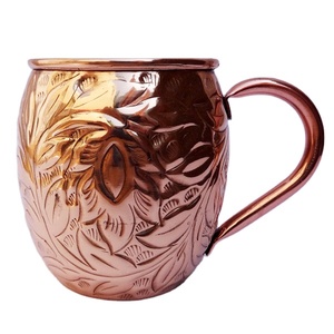 Artisanat indien à bas prix tasse en cuivre poli en relief avec poignée en cuivre pour l'eau potable avec finition de haute qualité - Product Image 1