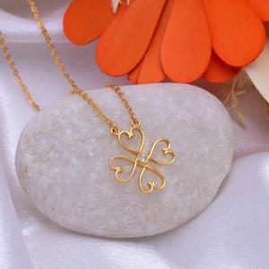 Collar con colgante de boda para mujer chapado en oro de 18 quilates con piedra de circón de Plata de Ley 925 sólida con diseño de corazón múltiple - Product Image 3