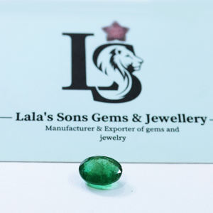Esmeralda Zambiana 100% Natural de Alta Calidad, Forma Ovalada, 3.60 Quilates, Color Verde Medio, Piedra de Nacimiento de Mayo para Hacer Anillos y Colgantes - Product Image 4