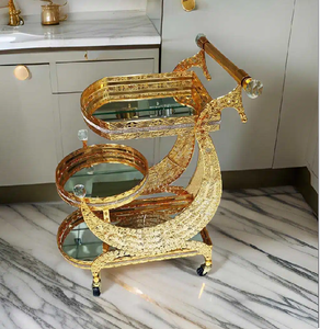 Carrito de Servicio Redondo de Tres Niveles de Metal Dorado Altamente Decorado, Estantes con Espejo, Estilo Barroco de Lujo, Disponible a Precio de Mayoreo - Product Image 1