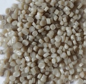 Gránulos de HDPE resistentes a los rayos UV Material duradero y duradero para aplicaciones en exteriores - Product Image 1