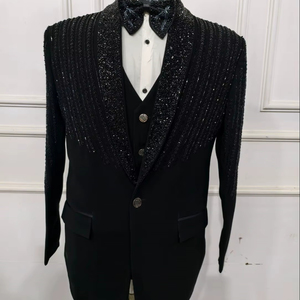 Costume trois pièces noir élégant pour hommes, adapté pour les mariages et les événements officiels, classique, élégant, intemporel, grande taille - Product Image 1