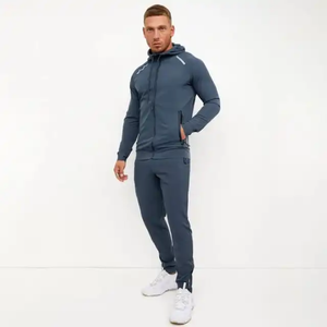 Custom Made Men's Heavyweight 400 Gsm Fleece Conjunto de chándal de algodón Pantalones de chándal Sudadera con capucha para deportes de invierno - Product Image 1