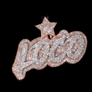 Colgante de Plata de Ley 925 con Letra Personalizada Iced Out, Diamante Moissanite VVS, Estilo Hip Hop de Lujo, Alto Brillo, Estilo Drip, Para Uso Unisex - Product Image 1