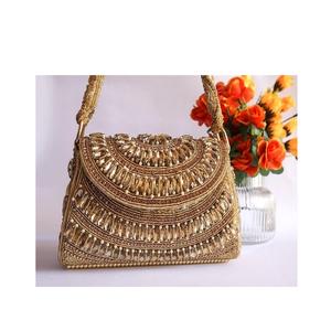 Bolso de mano floral bohemio de verano impermeable con cierre de cremallera y decoración de botones para uso en fiestas y bodas - Product Image 1