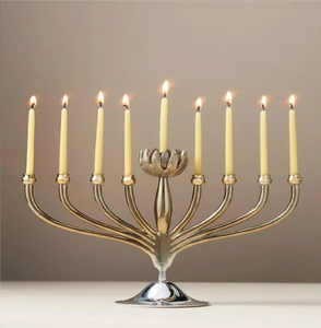 Superbe menorah juive en laiton au design d'arbre argenté, menorah classique religieuse juive Hanoukka disponible au prix de gros - Product Image 5