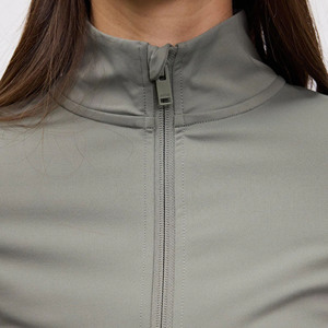 Conjunto de Yoga de dos piezas sin costuras para mujer, mallas de cintura alta, Top corto de manga larga, transpirable, de secado rápido, con bolsillos en V, deportes de Fitness - Product Image 4