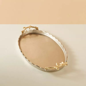 Bandeja de servicio de metal con acento floral de diseño elegante Bandeja de metal con acabado pulido de calidad fina para decoración del hogar y catering Precio de fábrica - Product Image 3