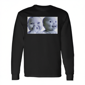T-shirt a maniche lunghe con meme AI virale di Niche Baby Gen Z che ride e si rispiega, T-shirt promozionale virale - Product Image 2