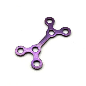 Implante Maxilofacial de titanio de malla craneal Cmf con forma de nube anatómica para neurocirugía por instrumentos pediculares de columna vertebral - Product Image 1