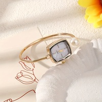 Montre Femme Simple en Gros, Bracelet Unique Tendance, Montres Exquises pour Dames
