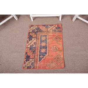 Petit tapis turc en laine 1,7x2,4 pi (51x74 cm) rouge vintage patchwork, tapis oriental écologique avec envers en latex - Product Image 1