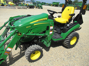 Tracteur compact John Deere 1025R 24HP 4x4, transmission hydrostatique, chargeur frontal, pelle arrière, tondeuse, prêt à l'emploi, à vendre - Product Image 5