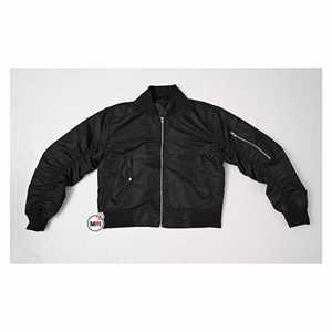 บอมเบอร์ระบายอากาศได้ดีของผู้หญิงเสื้อครอปสตรีทออกแบบโลโก้ได้ตามต้องการ - Product Image 5