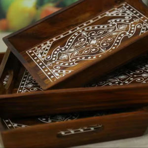 Plateau de service vintage rectangle en bois de luxe, fabriqué à la main de meilleure qualité, incrustation de vadrouille de 1.5cm d'épaisseur, passe au lave-vaisselle durable - Product Image 1