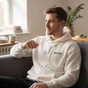 Sweat à capuche en molleton 100% coton personnalisé en gros pour l'automne - Toucher doux et confortable, superposition, coupe-vent et respirant - Product Image 1