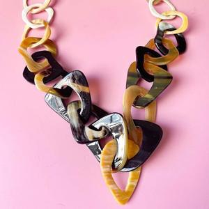 Collier de luxe en corne de buffle fait à la main, bijoux naturels et durables pour femmes, haute qualité - Product Image 3