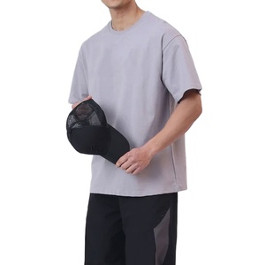 เสื้อผ้าผู้ชาย OEM แบบสั่งทำพิเศษ ทรงหลวม คอปกเรียบ ทรงปกติ สปอร์ต วิ่งได้ ผลิตจากผ้าฝ้าย 100% น้ำหนักเบา 180 กรัม เป็นมิตรต่อสิ่งแวดล้อม - Product Image 4