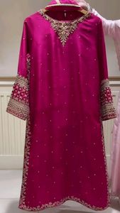 2025 @ Robe Kurta indienne/pakistanaise pour femme, Salwar & Dupatta avec pierre ornée, Resham, perle, perles de verre cristal travail Zari - Product Image 2