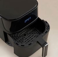 Friteuse à air à écran tactile 5.1-6.0L avec corps en plastique, double panier en acier inoxydable et minuterie manuelle, en vente pour l'Europe