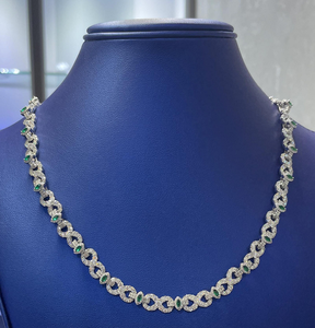 Collier à maillons en diamant avec accents d'émeraude verte, chaîne de luxe en argent, bijoux de créateur - Product Image 1