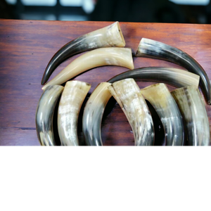 Corne Viking Médiévale Durable Artisanat Naturel Sculptée Gravée Qualité Alimentaire Sûre pour Cosplay Historique Mariage Décoration Européenne Boisson - Product Image 3