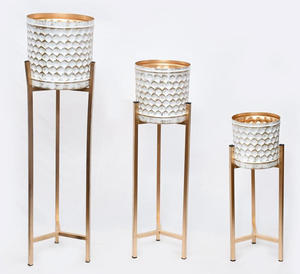 Pot décoratif de jardinière d'intérieur et d'extérieur en métal de qualité supérieure lot de 3 Design classique à l'offre de gros. - Product Image 6