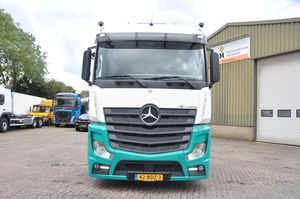 Camion tracteur Mercedes-Benz Actros 1942 CHASSIS 4x4 Diesel Automatique Euro 6 d'occasion, conduite à gauche, pour transport logistique - Product Image 1